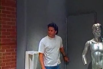 Секс прямо в туалете музея