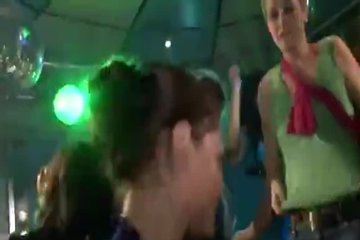 Красотки любят развлекаться