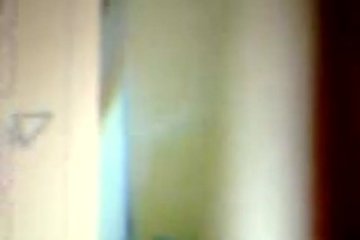 Подсмотрел как моется толстушка