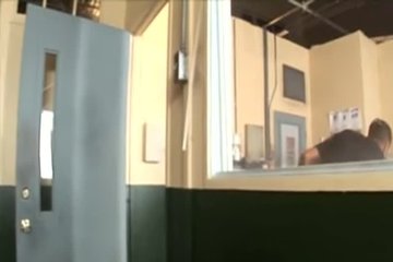 Арестована и оттрахана
