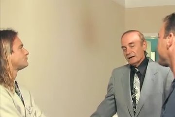 Пока мужчины ругаются их тёлочки трахаются