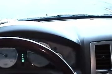 Быстрый минетик в машине