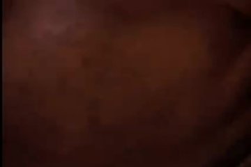Горячая негритянка возбуждает