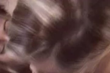 Две подружки делят один член