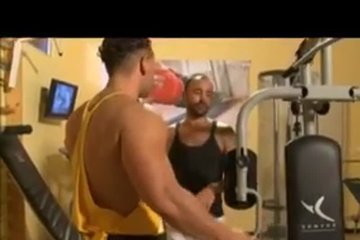 Натянули телку прямо в спортзале