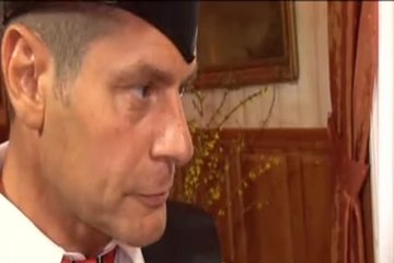 Два профессора трахают юную азиатскую милашку