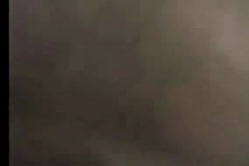 Грудастая брюнетка наслаждается сочным членом