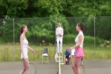 Большой теннис и большой член для двух подружек