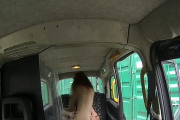 Девушке не хватило денег на дорогу
