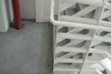 Парень трахает стройную латинку