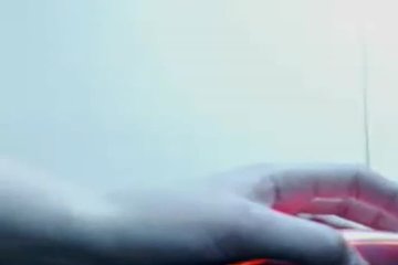 Неопытная девушка снимает себя на вебку