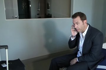 Пригласил, чтобы она его приласкала