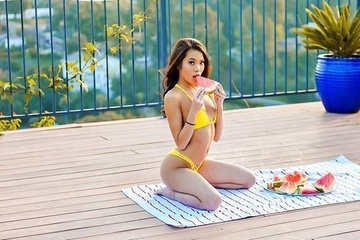 Vina Sky любит арбуз с оттенками вкуса спермы