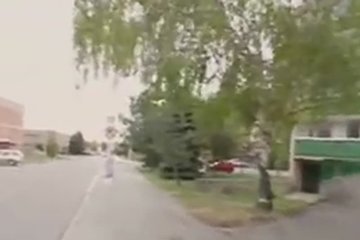 Блонди отсасывает за денежку.