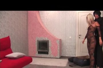 Одна лесбиянка приобрела себе живую куклу