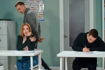 Шпаргалка на сиськах приводит к сексу и пятерке