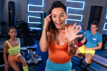 в спортзале сельфи интим В спортзале порно. Секс в спорт зале ~ 24xxx
