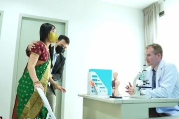 Привел жену к гинекологу, а врач её жарко трахнул в больнице