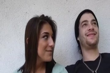 Две жаркие телочки и один член