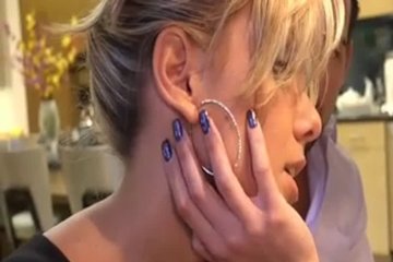 Зашла к соседу одолжить денег
